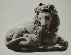 Lg-Laying-Lion-with-Lamb